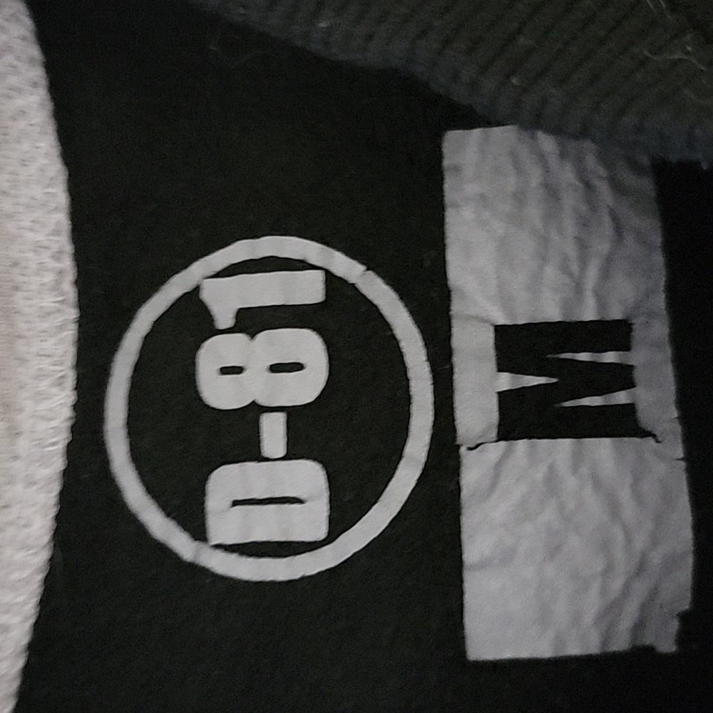 Sweatshirt - Picture 5 of 5